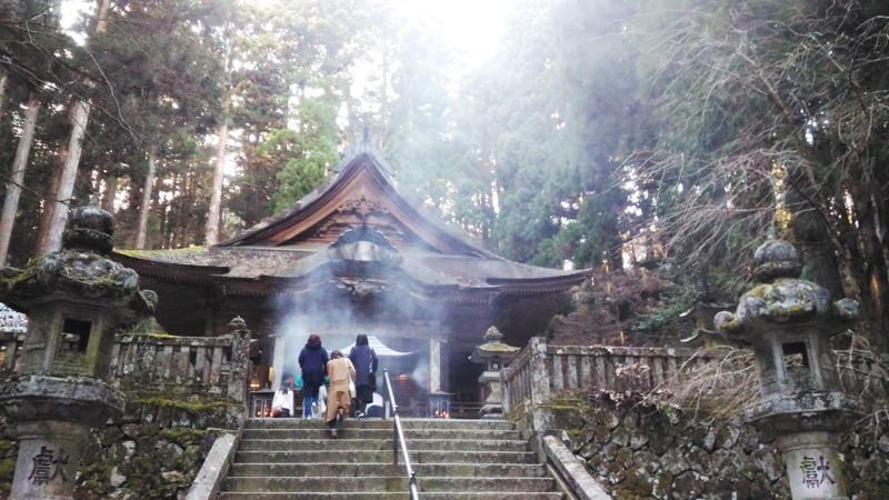 一年の厄除けを祈願